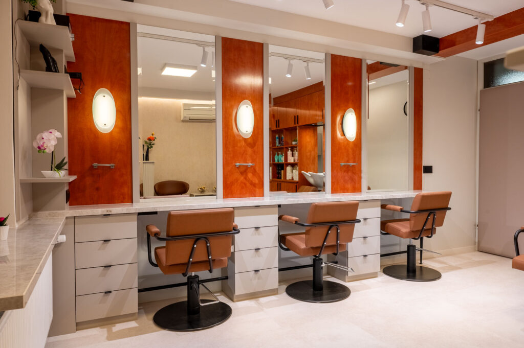 Frizerski salon Dobrova, Polhov Gradec, Frizerstvo Mis 02