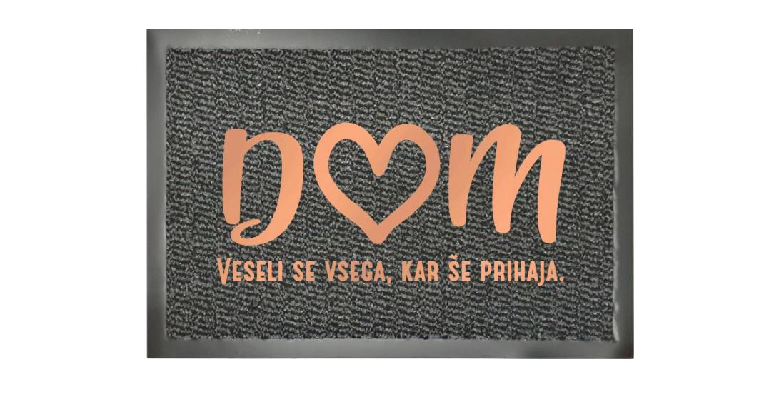 predpražnik z napisom dom